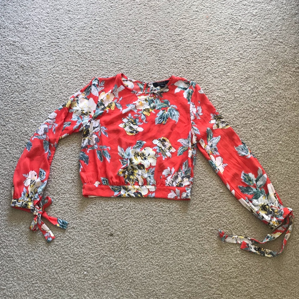 Printed tie sleeve blouse